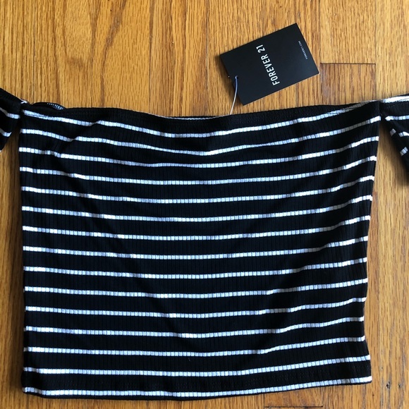 ❤️SOLD❤️Striped Off Shoulder Crop Top - Picture 6 of 6